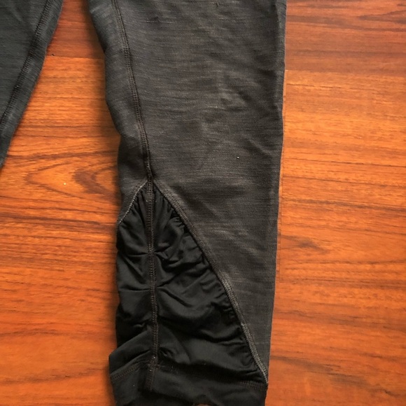 Lululemon Cropped Leggings - Picture 3 of 8
